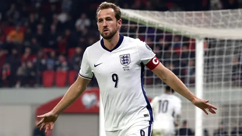 邓紫棋巴克莱中心演唱会，篮网队赠送7号球衣力挺“棋”界巨星